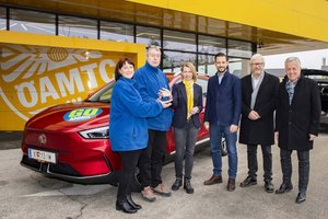 Moosburg: Erstes Go-Mobil startet elektrisch durch. Foto: Büro LR Schuschnig