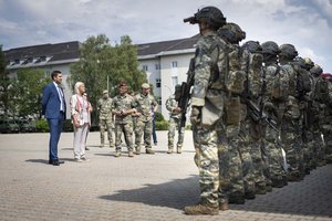 Verteidigungsministerin Tanner besucht 7. Jägerbrigade in Klagenfurt. Foto: HBF/Carina Karlovits