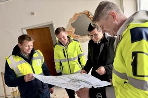 Karl Rapatz (Flughafen KLU), Maximilian Wildt (Flughafen KLU), LHStv. Martin Gruber, Harald Stoutz (Flughafen KLU). Foto: Klagenfurt Airport