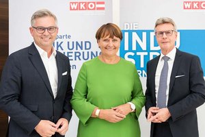 Betriebsbesichtigung: Finanzminister Brunner in Klagenfurt. Foto: WKK/KK