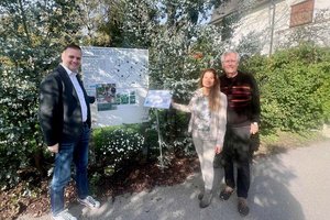 Das Ehepaar Winkler-Payer vom Verein „Neue Akropolis - Schule der Philosophie, Klagenfurt“ begrüßte Vizebürgermeister Patrick Jonke in „Sophies Garten“. Foto: Büro Vizebürgermeister Jonke