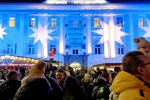 Festlicher Christkindlmarkt beim Lindwurm. Foto: Mein Klagenfurt