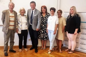 25 Jahre Verein OIKOS: Gemeinsam stark für Menschen mit Suchtproblemen. Foto: Büro Bürgermeister