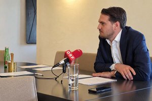 SPÖ Klubobmann Luca Burgstaller spricht sich dafür aus, bei der Errichtung künftiger Pflegeheime den Grundsatz der Gemeinnützigkeit zu verankern. Foto: Mein Klagenfurt