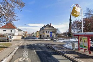 Bis Ende Mai: Fernwärmebaustelle in der Siebenhügelstraße. Foto: Google Street View
