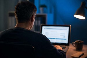 Tausende Euro Schaden: Klagenfurter fällt auf Online-Betrüger herein. Foto: Symbolbild