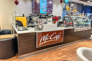 Der Rufpreis für das Verkaufspult McCafe liegt bei 25 Euro. Foto: aurena.at