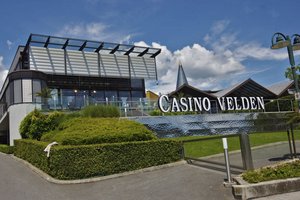 Kärntnerin gewinnt Fort Knox Jackpot mit 248.900 Euro im Casino Velden. Foto: Casino Velden