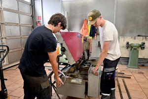 Praxisnah und vielseitig: Die Lehre in Fernwärmetechnik bietet abwechslungsreiche Einblicke in unterschiedliche technische Bereiche. Foto: STW