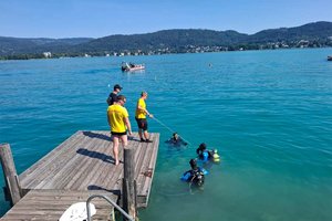 Heute wurden die Feuerwehren Reifnitz und Pritschitz, die Bezirkstauch- und Wasserdienstgruppe Klagenfurt-Land sowie die Österreichische Wasserrettung (ÖWR) zu einem Einsatz am Wörthersee alarmiert. Foto: Feuerwehr Reifnitz