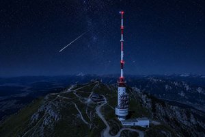 Sternschnuppennacht am Dobratsch: Perseiden unter dem Kärntner Nachthimmel erleben. Foto: C.Stadler/Bwag/KI-adaptiert Mein Klagenfurt