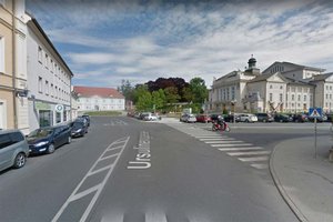 Ab Montag Baustelle im Kreuzungsbereich Ursulinengasse / Theatergasse. Foto: Google Street View