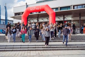 Uni Klagenfurt heißt neue Studierende willkommen. Foto: aau/Maria Wawrzyniak – marygoodfoto