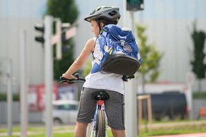 Schulbeginn: Kinder haben im Straßenverkehr immer Vorrang – Blickkontakt wichtig. Foto: ÖAMTC / APA-Fotoservice / Martin Hörmandinger