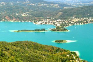 Am 5. August ist es wieder so weit: Da laden die österreichische Wasserrettung Pörtschach und der Tourismusverband Pörtschach zum Schwimmen um die wunderschöne, mitten im Wörthersee gelegene Blumeninsel.