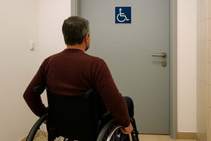 Rabitsch schockiert: Barrierefreiheit im Rathaus sollte selbstverständlich sein. Foto: Symbolbild