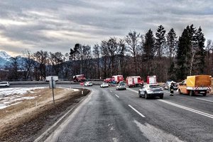 Hollenburg: Klagenfurterin drohte mit PKW in den Stausee zu stürzen. Foto: FF Köttmannsdorf