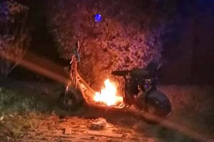 Klagenfurter Berufsfeuerwehr musste heute Nacht zu brennendem E-Scooter ausrücken. Foto: Berufsfeuerwehr Klagenfurt
