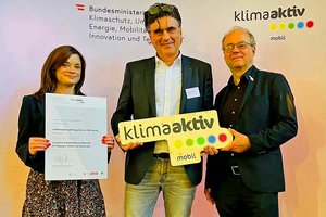 Verkehrs-planungsreferentin Stadträtin Mag. Corinna Smrecnik nahm die Auszeichnung für die Stadt Klagenfurt entgegen. Foto: KK
