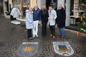 Stadträtin Sandra Wassermann, BA, Tourismus-Stadtrat Massimo Brini, Bürgermeisterin Laura Giorgi, Bürgermeister Christian Scheider und Vizebürgermeister Dr. Alexander Kastner. Foto: StadtKommunikation/Hude