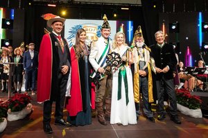 Eröffnung der Familien- und Brauchtumsmesse und Faschingswecken Klagenfurt mit LH Peter Kaiser und Bruno Arendt am Bild mit dem heurigen Landesprinzenpaar. Foto: LPD Kärnten/Gleiss