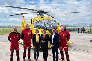 Flugrettung: 10 Jahre Nebeldurchstoß-Verfahren in Klagenfurt. Foto: Büro LR.in Prettner