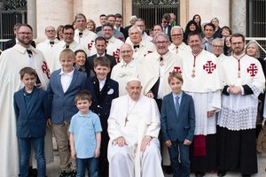 Gruppenfoto mit Papst Franziskus. Foto: zVg