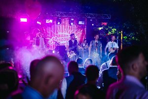 Almdudler Almrausch Party im Hotel Schloss Leonstain mit den Grabenland Buam. Foto: shootmeup/WRTG