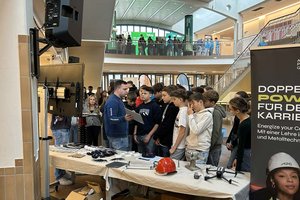 HTL Mössingerstraße begeisterte beim Power Day mit Energie zum Anfassen. Foto: zVg