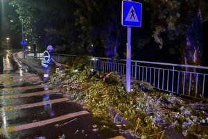 Bürgermeister dankt Feuerwehren für Dauereinsatz. Foto: FF Hauptwache Klagenfurt