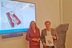 Stadtplanungsreferent Vizebürgermeister Ronald Rabitsch und Beteiligungsreferentin Stadträtin DI Constance Mochar präsentierten Ideen zur weiteren Entwicklung des alten Hallenbad-Areals. Foto: SK
