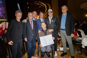 Ehrung für den Tischtennisspieler Oliver Teuffenbach. Foto: LPD Kärnten/Just 