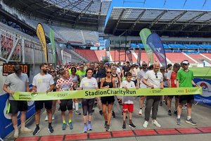 Startschuss zum StadionCharityRun mit Landesrätin Beate Prettner und Nationalrat Janos Juvan. Foto: Büro Prettner