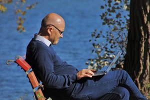 Seiser, Arpa: Digitale Welt soll alle Menschen mitnehmen, statt gewisse Gruppen auszuschließen.