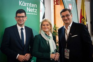 v.l. Martin Gruber, stv LH Kärnten Klaudia Tanner, Verteidigungsministerin Jürgen Mandl, Präsident WKK. Foto: Gunther Pusch / HBF