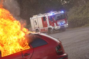 Klagenfurter Feuerwehrjugend startet mit Fahrzeugbrand in 24-Stunden-Übung. Foto: zVg