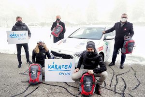 Arno Arthofer gemeinsam mit den Sponsoren Werner Pietsch und Wolfgang Gratzer sowie Katharina Sadnik und Kevin Haselsberger. Foto: Kärnten Sport