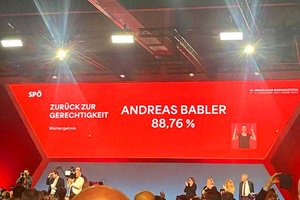 88,76 Prozent am Parteitag: SPÖ Kärnten gratuliert Andreas Babler. Foto: KK
