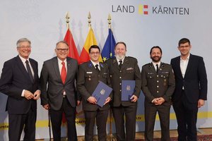 Land Kärnten ehrt ehrenamtliche Funktionärinnen und Funktionäre des Roten Kreuz. Foto: LPD Kärnten/Didi Wajand