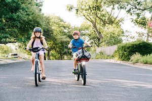 Kärnten radelt zur Schule. Foto: woom GmbH