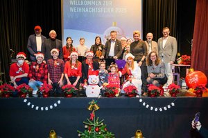 Die traditionelle Weihnachtsfeier der Senioren fand auch heuer wieder großen Anklang und Vertreter der Stadtpolitik besuchten ebenfalls die stimmungsvolle Veranstaltung. Foto: StadtKommunikation / Hude