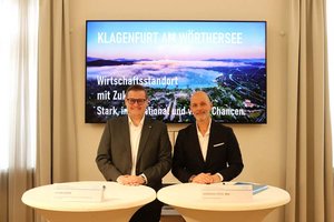 Wirtschaftsreferent Stadtrat Julian Geier und Wirtschaftskoordinator Andreas Fritz, MSc berichten über die Wirtschaftsschwerpunkte 2026. Foto: StadtKommunikation / Buchner 