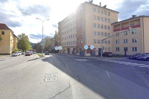 Schein weg: Autoraser in der Rosentaler Straße. Foto: Google Street View