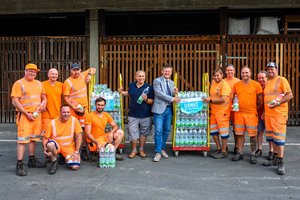 Bürgermeister Christian Scheider bedankte sich bei den Mitarbeitern der Abteilungen Stadtgarten, Straßenbau und Verkehr sowie Entsorgung für ihren Einsatz. Foto: StadtKommunikation/Hude