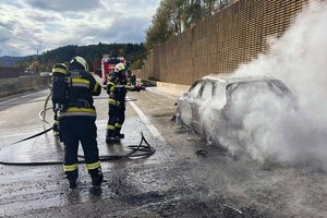 Feuerwehr im Löscheinsatz: Foto: FF Krumpendorf und Pörtschach