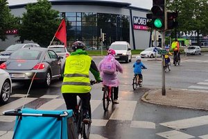 Es rollt ein Bicibus durch Klagenfurt zur Volksschule Welzenegg. Foto: Radlobby Klagenfurt
