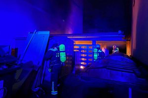 In der Nacht auf heute brannten 4 Müllcontainer. Foto: Berufsfeuerwehr Klagenfurt