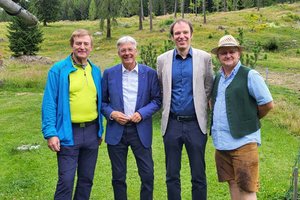 v.l.n.r.: AK Präsident und PRO-GE Landesvorsitzender Günther Goach, LH Dr. Peter Kaiser, Chefökonom Dr. Oliver Picek und PRO-GE Landessekretär Gernot Kleißner. Foto: PRO-GE Kärnten