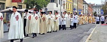 Ritterorden hielt Investitur mit rund 400 Teilnehmern in Klagenfurt ab. Foto: Mein Klagenfurt