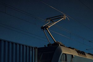 Jugendlicher klettert in Maria Saal auf Zugwaggon und erleidet Stromschlag. Foto: Symbolbild